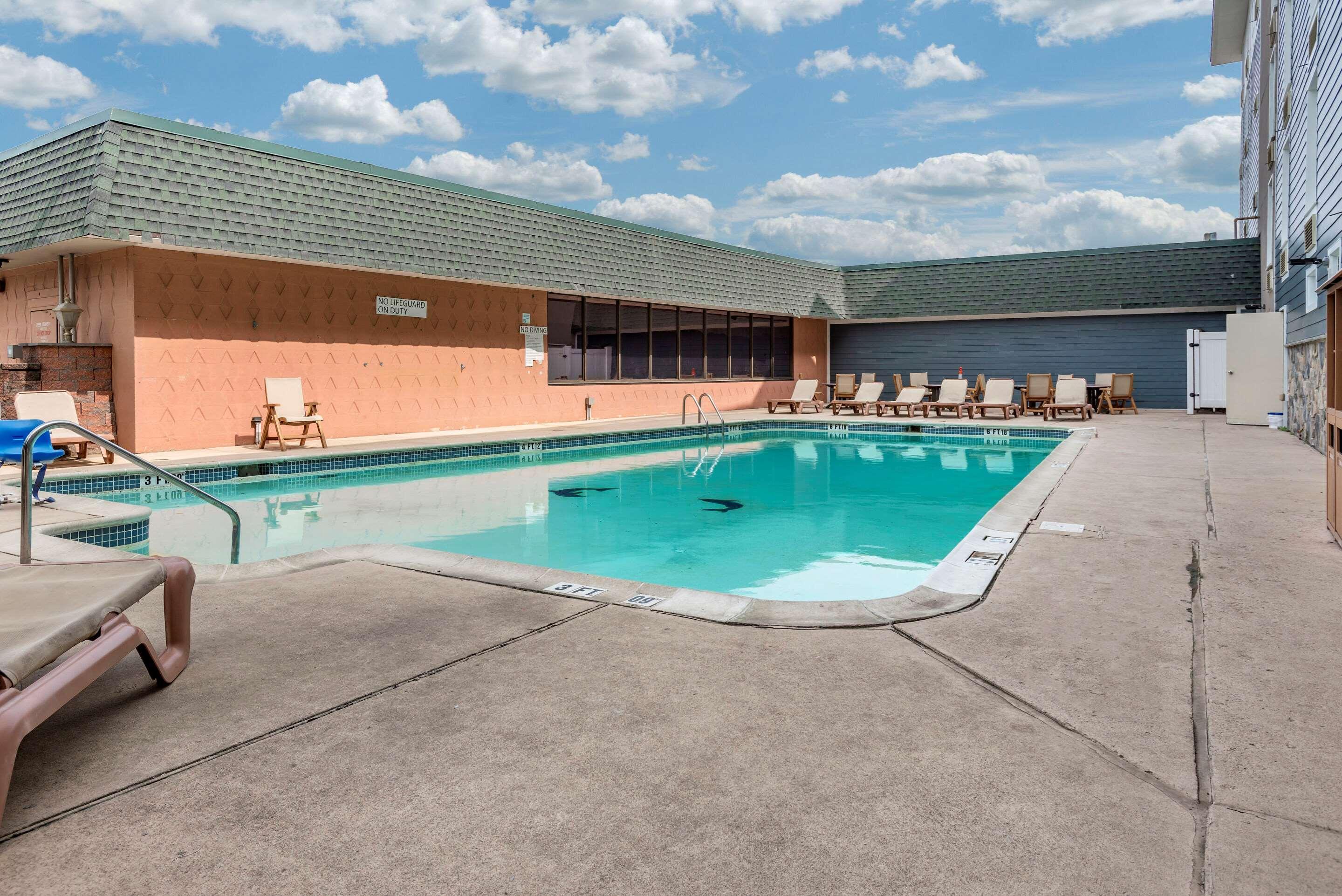 Comfort Inn & Suites Glen Mills - West Chester Kültér fotó