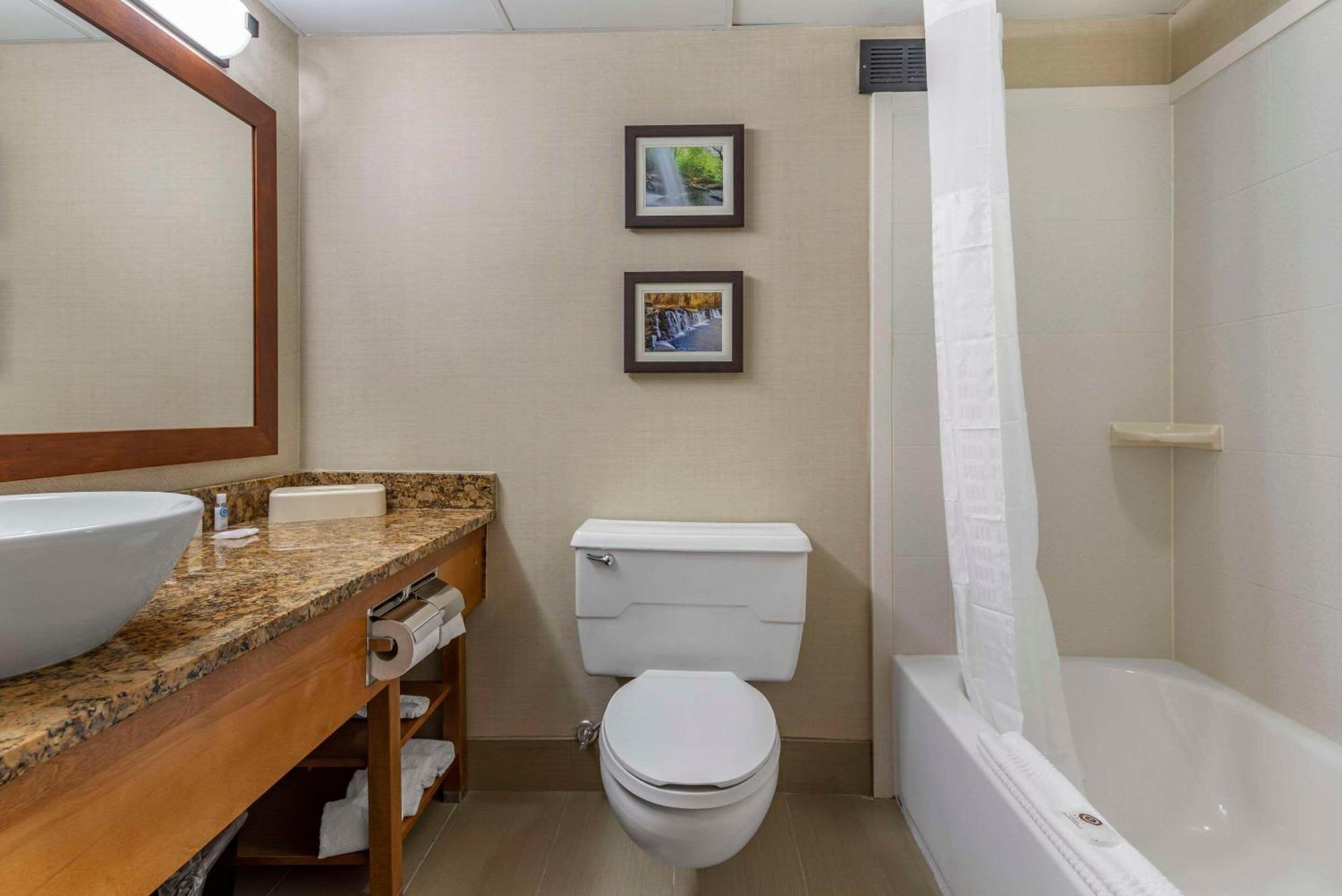 Comfort Inn & Suites Glen Mills - West Chester Kültér fotó